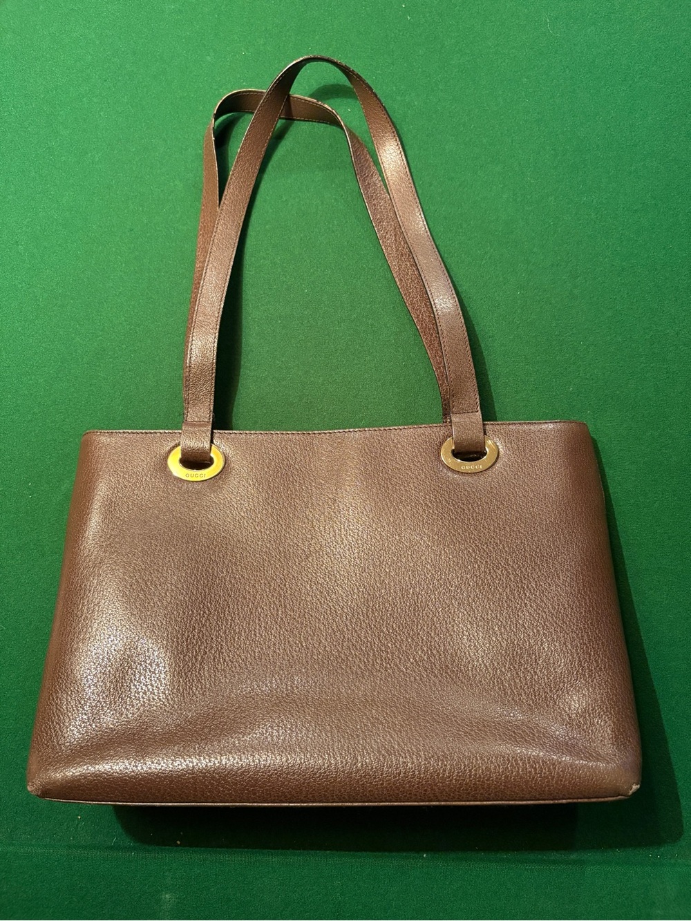 GUCCI vintage Brown Leather shoulder Bag with Gold Hardware